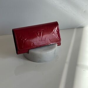 Louis Vuitton Red Vernis 4 Ring Key Holder